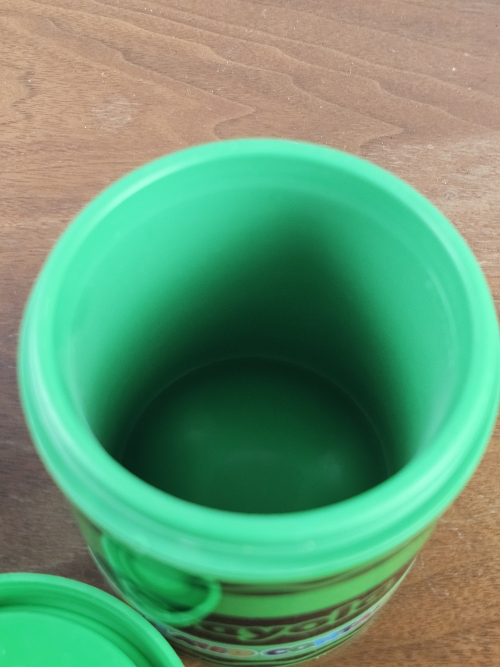Crayola Thermos Storage Containers Set of 3 Red Green Blue with Screw on Lid - Picture 6 of 14